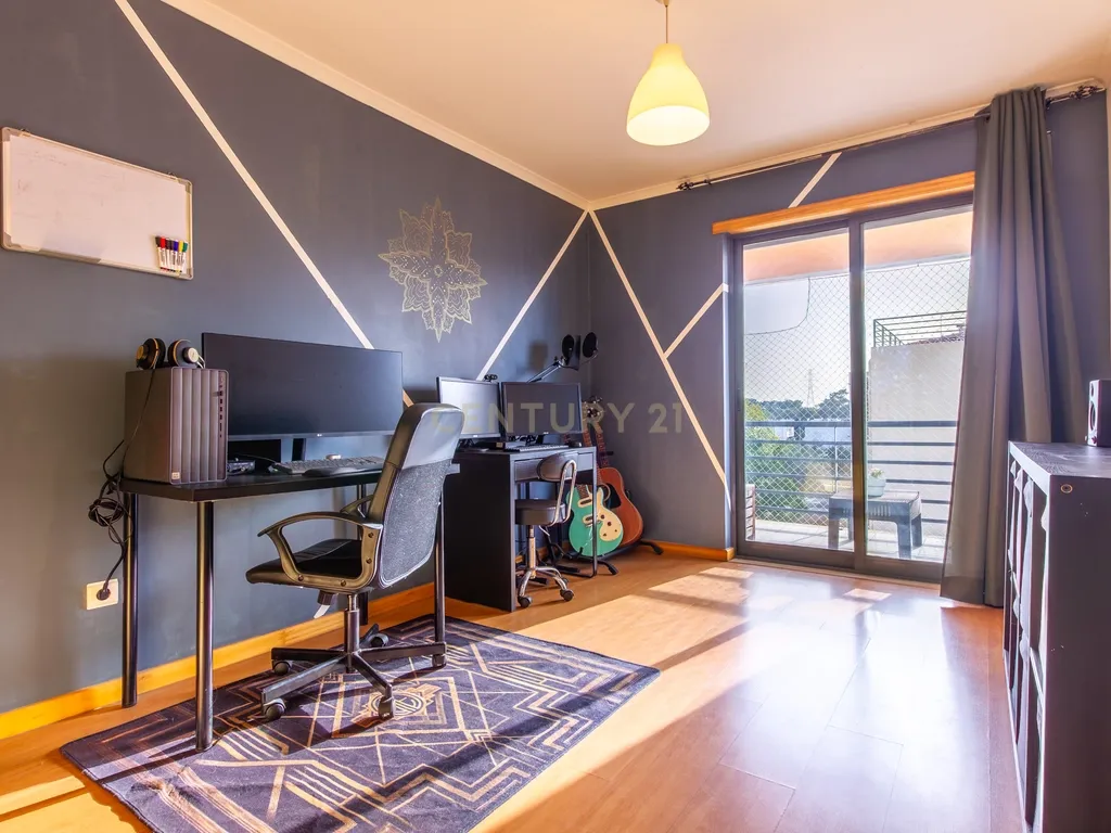 Apartamento Quatro Assoalhadas -Com Lugar de Parqueamento - Quinta do Anjo, Palmela - Image 17