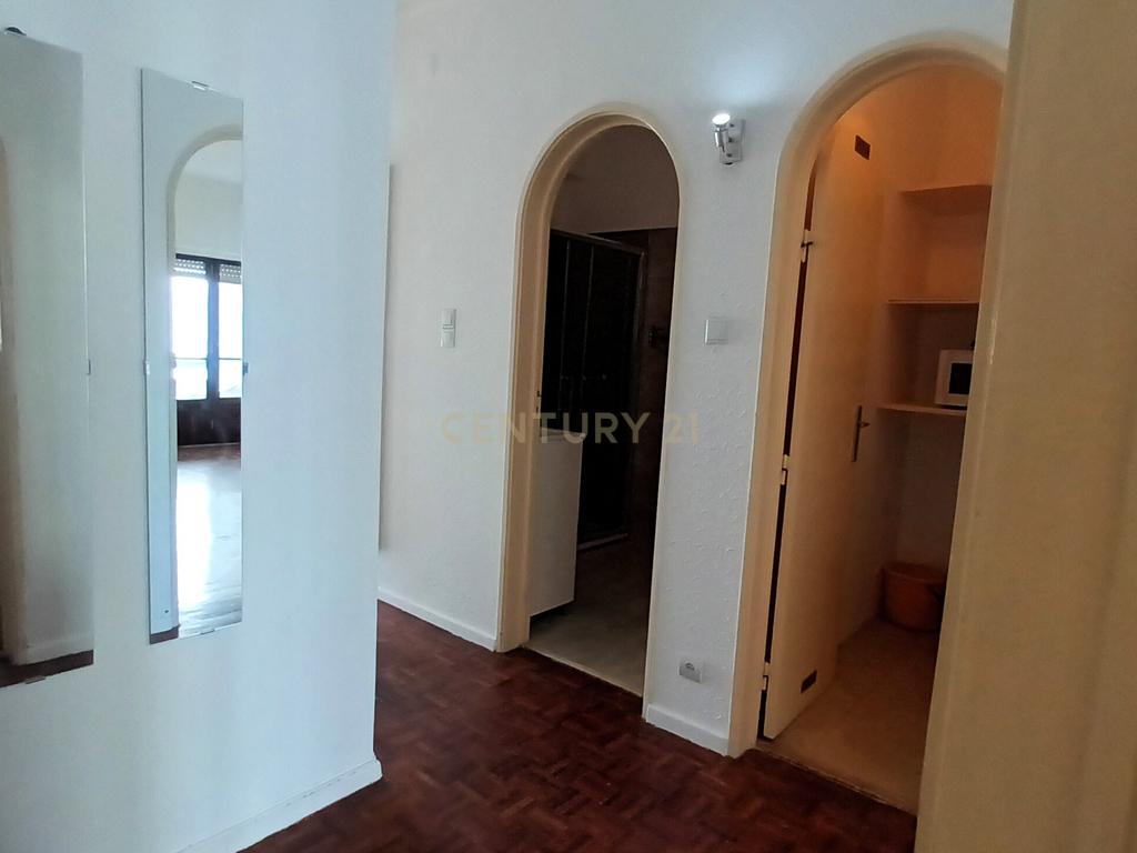 Apartamento de 3 assoalhadas em Oeiras para arrendamento - Image 9