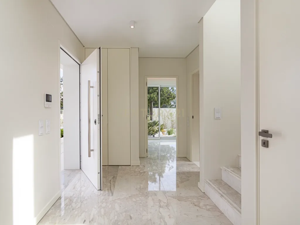 Exclusividade e Sofisticação. A Sua Nova Casa de Luxo no Algarve – Moradia Isolada com 3 Suites! - Image 10