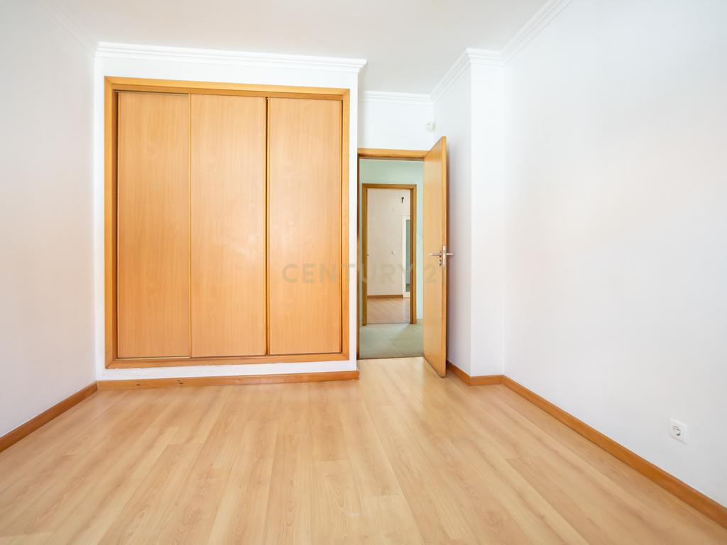  Moradia T3 em Amora - Seixal com Terraço e Garagem  - Image 33