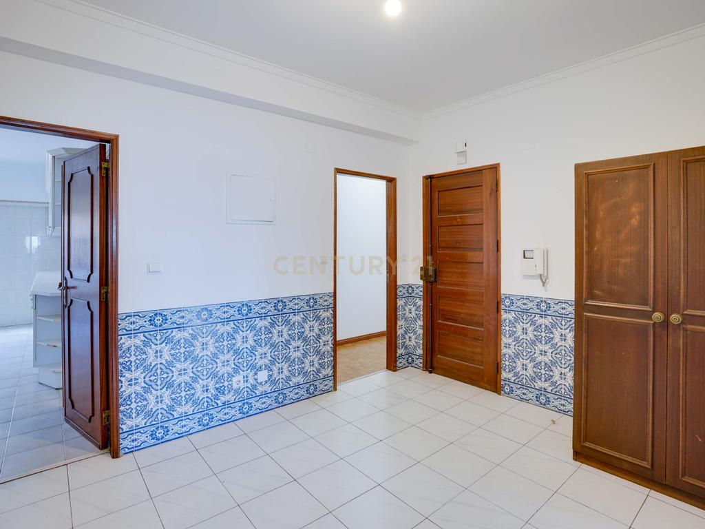 Apartamento T3 com Vista de Rio, São Vicente, Lisboa - Image 8