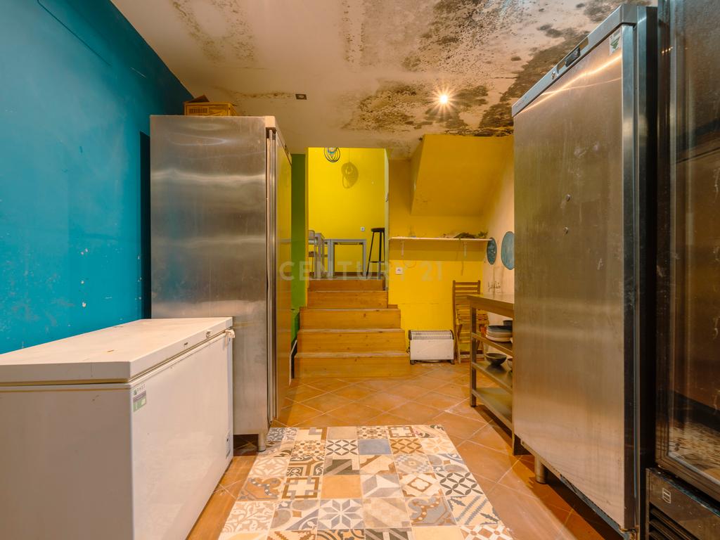 OPORTUNIDADE! ESPAÇO DE RESTAURAÇÃO MUITO BEM DECORADO E TOTALMENTE EQUIPADO EM LOCALIZAÇÃO CENTRAL DE LISBOA, GRANDE POTENCIAL PARA O SEU NEGÓCIO! - Image 13