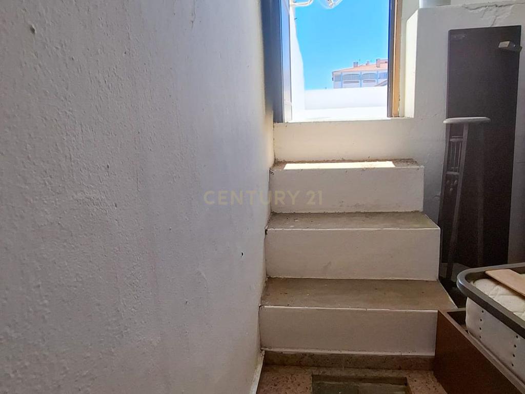 Moradia T3+2 com Terraço, Pátio e Espaço Comercial em São Bartolomeu de Messines – Silves, Faro - Image 44