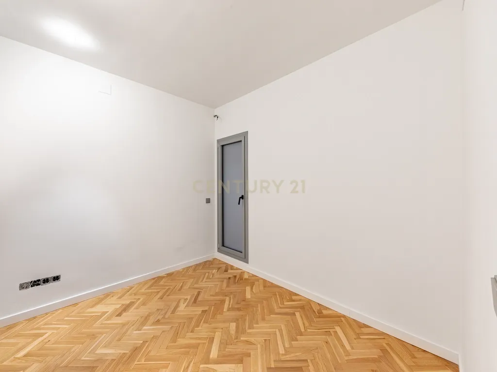 Espetacular apartamento renovado de 220 m² com 4 quartos - Image 12