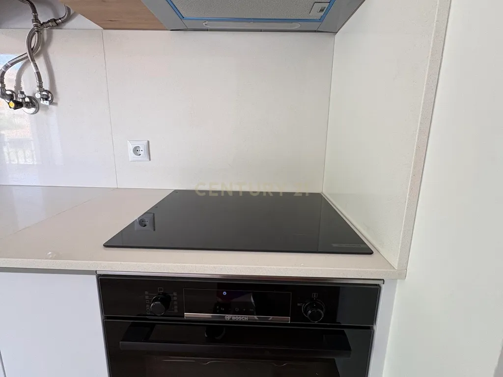 T2 remodelado com garagem em Cascais - Image 5