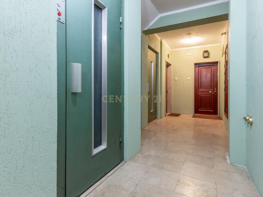 Apartamento T4 - Venda Nova - Image 28