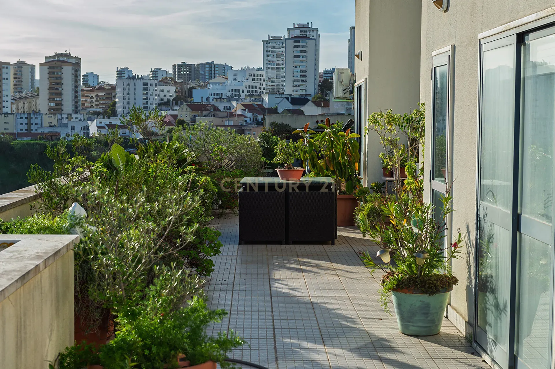 Apartamento T3 em Odivelas com Piscina e Estacionamento para 4 carros - Image 5