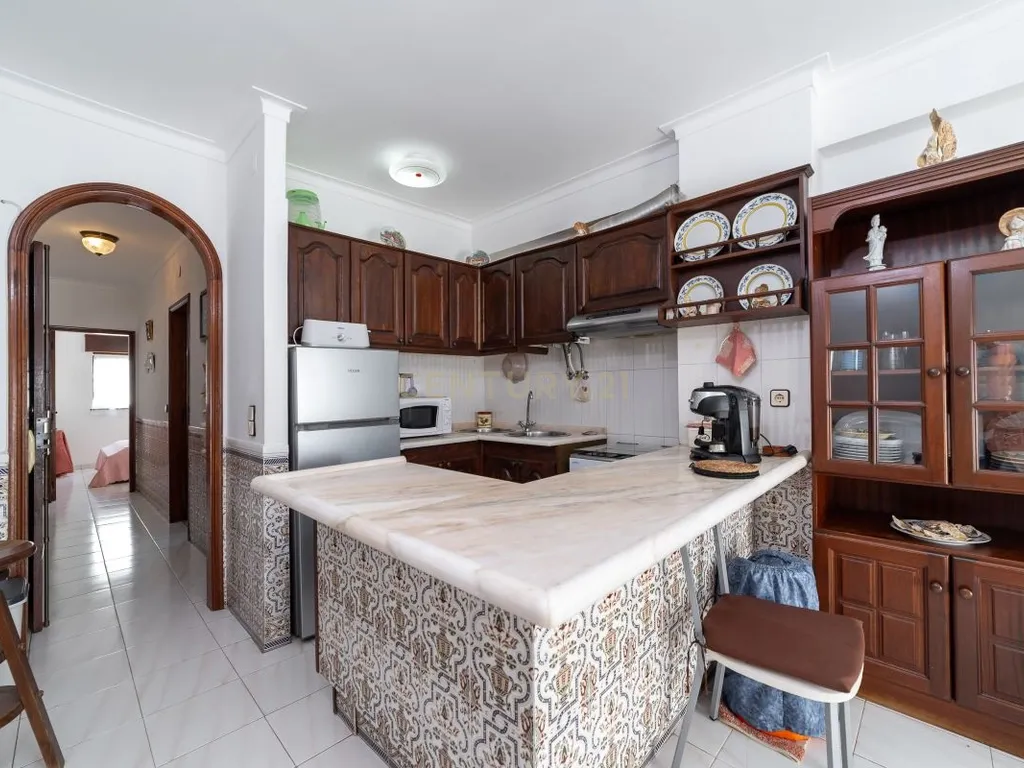 Apartamento T2 em Monte Gordo – Rua Pedonal, a poucos metros da praia - Image 6