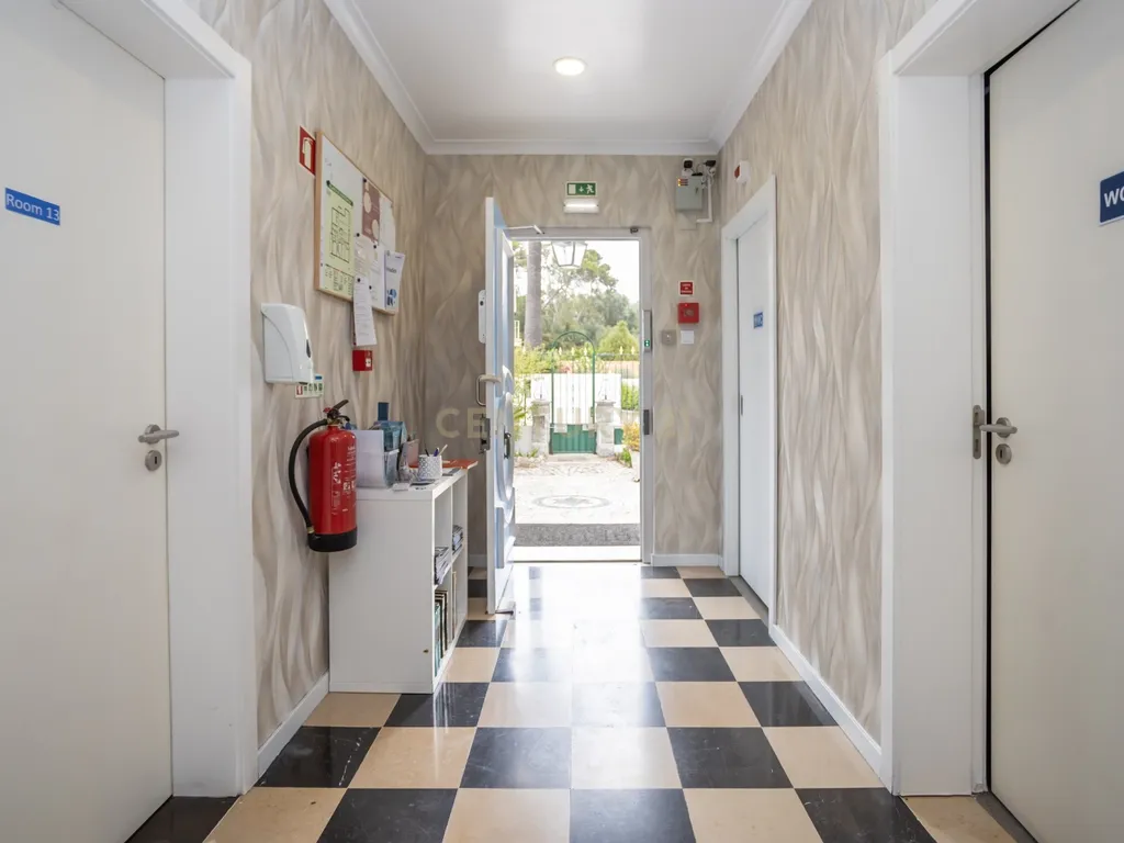 Fantástica Moradia Versátil com Piscina e Jardim, junto a serra da Arrábida – Setúbal - Image 14