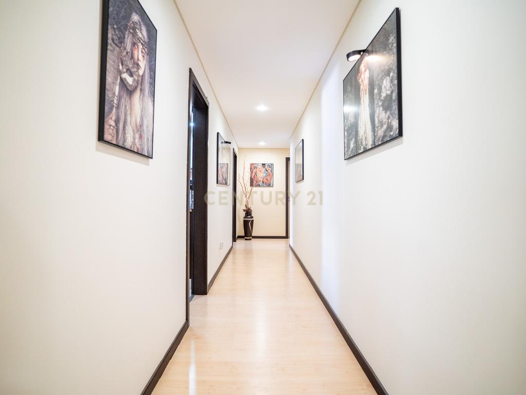 Moderno Apartamento T3 Condomínio Fechado, em Nossa Senhora de Fátima, Entroncamento - Image 14