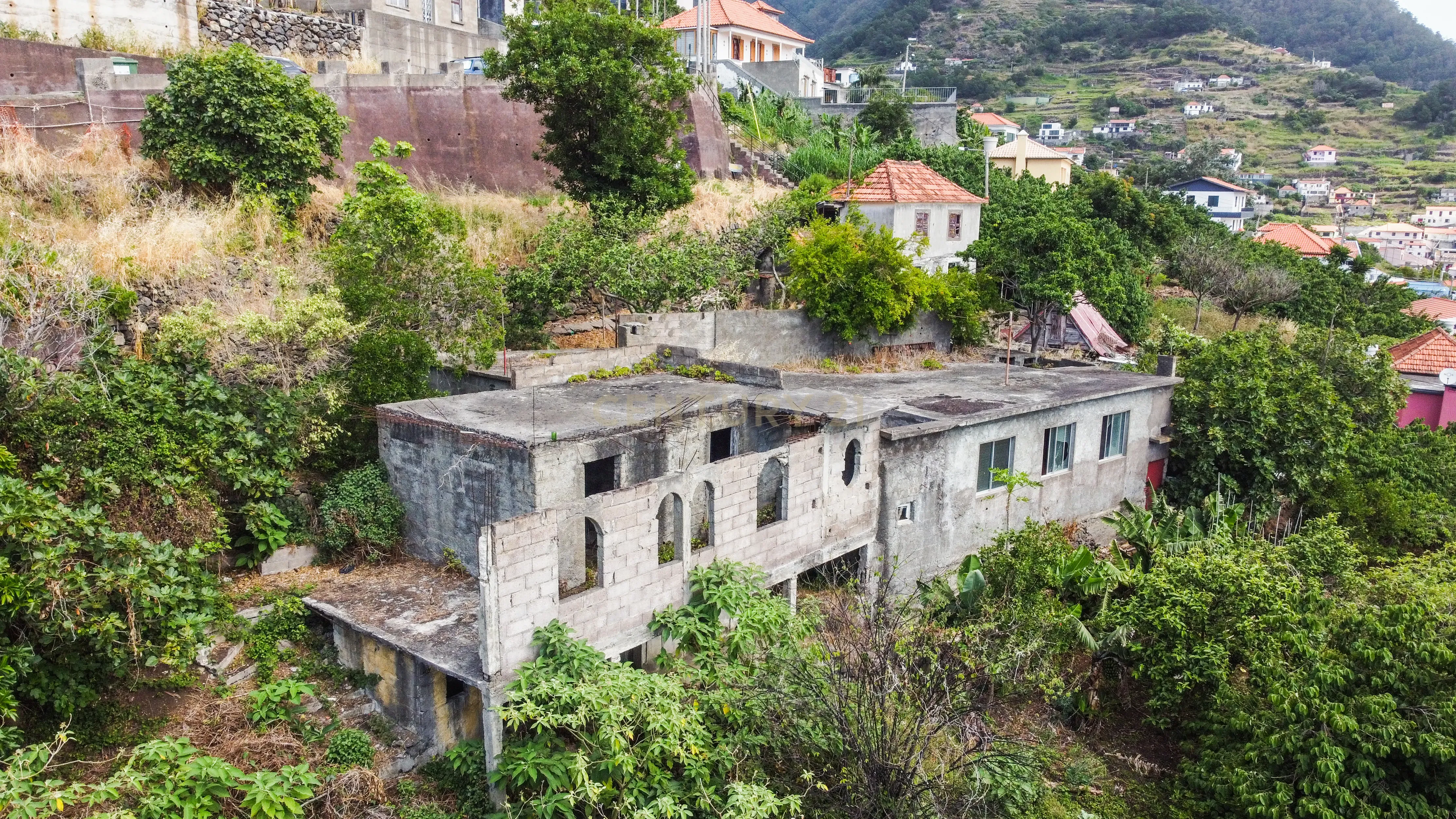 Fotografia 4 de Moradias para recuperar em Machico