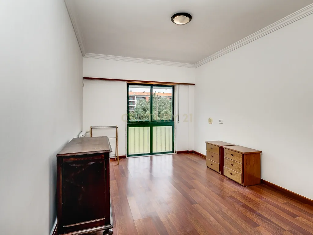Apartamento T3 com box para arrendamento em Carnaxide - Image 19