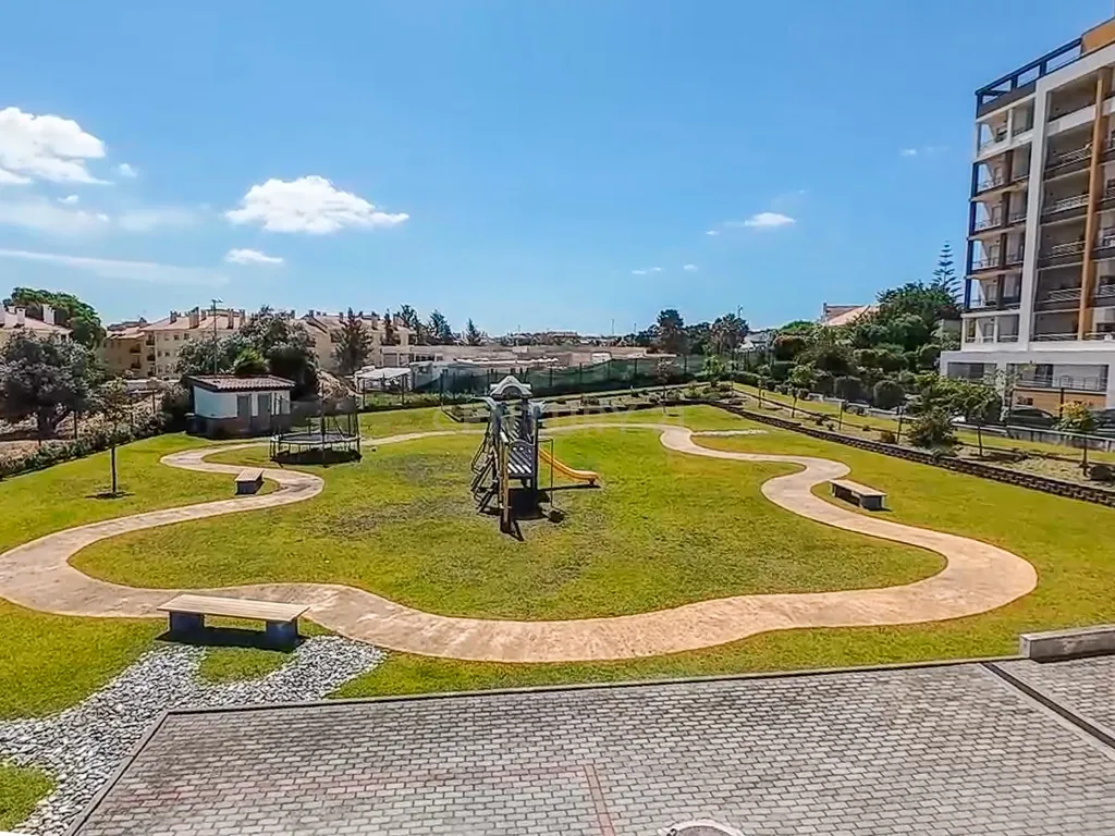Apartamento duplex T2+2 com terraços - Image 30