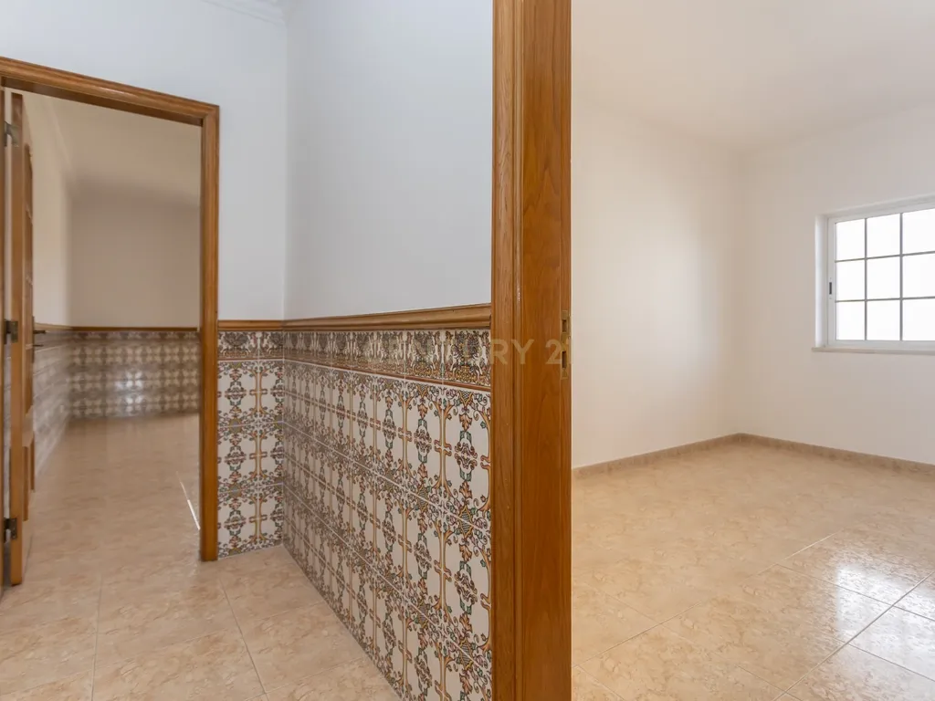 Moradia de 6 assoalhadas em lote de 500 m2 - Image 11
