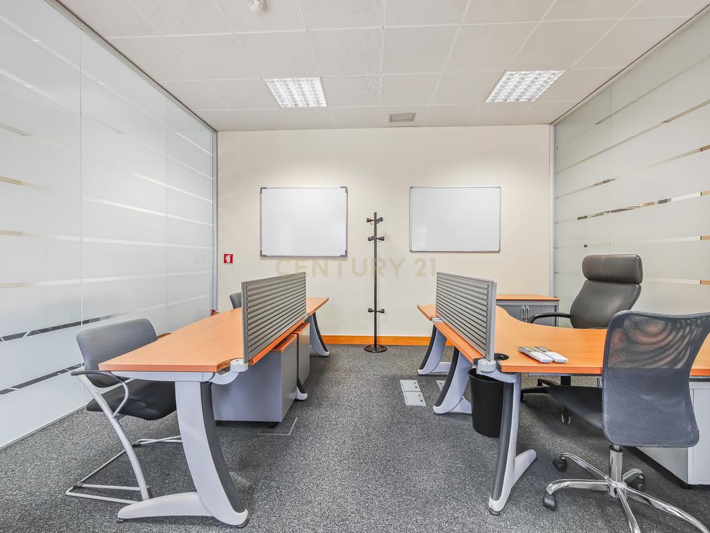 Arrendamento de escritório com 2 salas de reuniões e sala comum | Arrecadação | 1 Parqueamento Beloura Office Park - Image 20