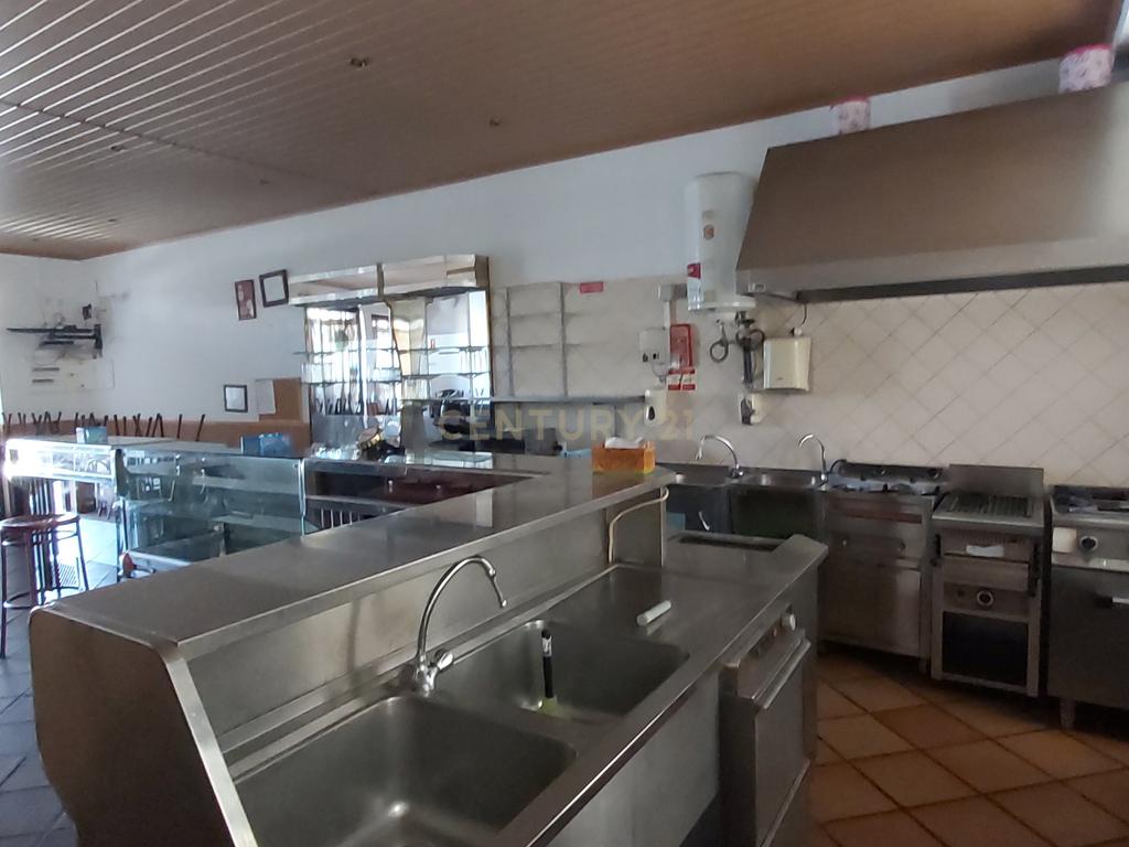 🥪🏙️ Snack-Bar com Localização de Ouro e Fácil Acesso no Centro de Évora - Image 9