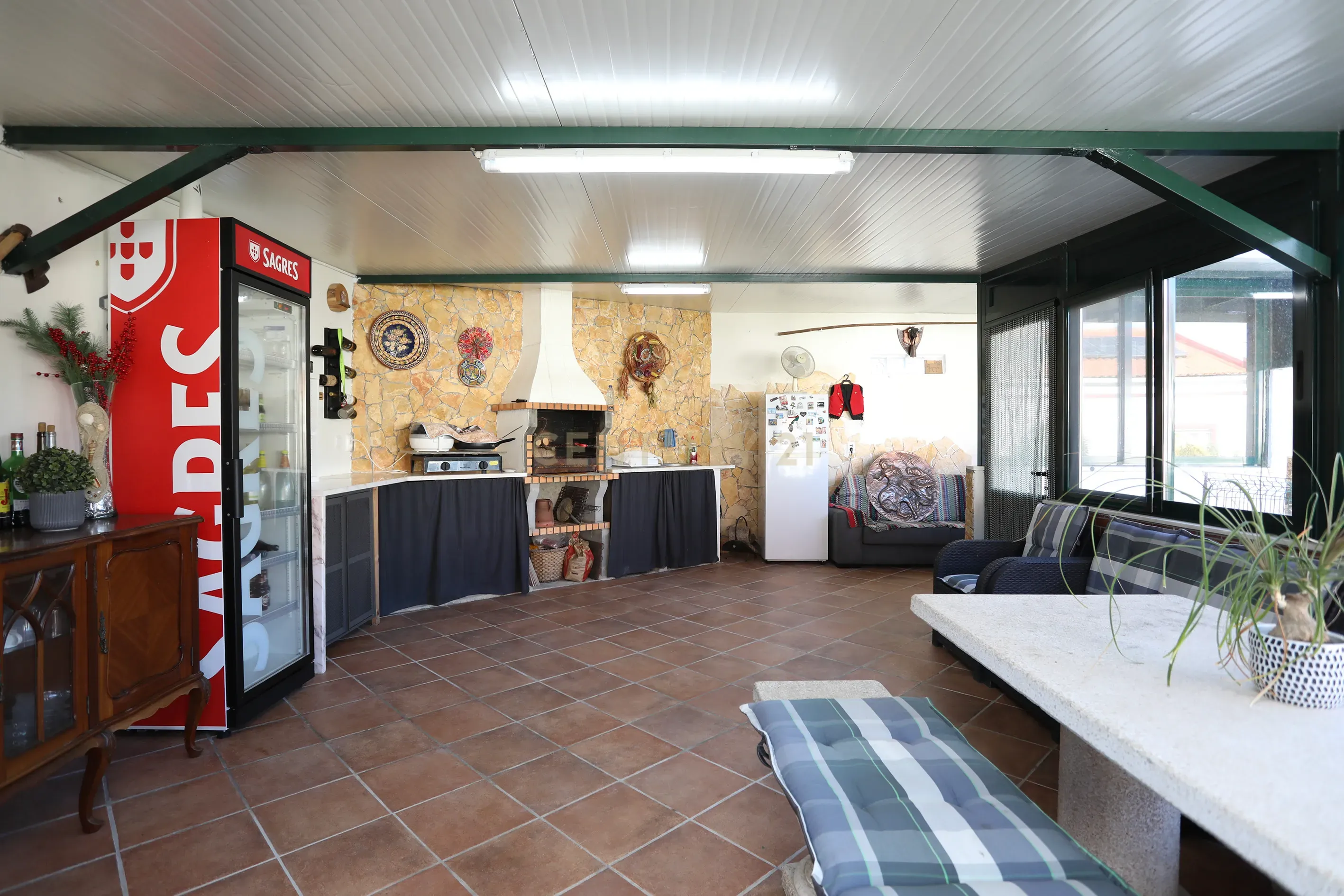 Moradia T4 com Piscina, Jardim e Tranquilidade – Bairro da Piedade, Moita - Image 15
