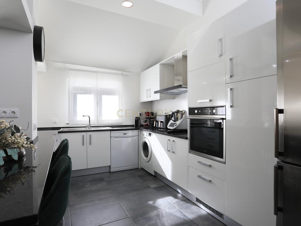 Moradia T4 com Piscina, Jardim e Tranquilidade –  Bairro da Piedade, Moita - Image 26