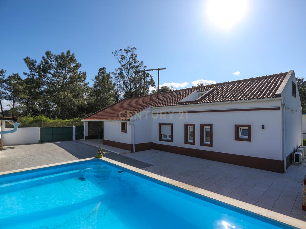 Moradia T4 com Piscina, Jardim e Tranquilidade –  Bairro da Piedade, Moita - Image 41