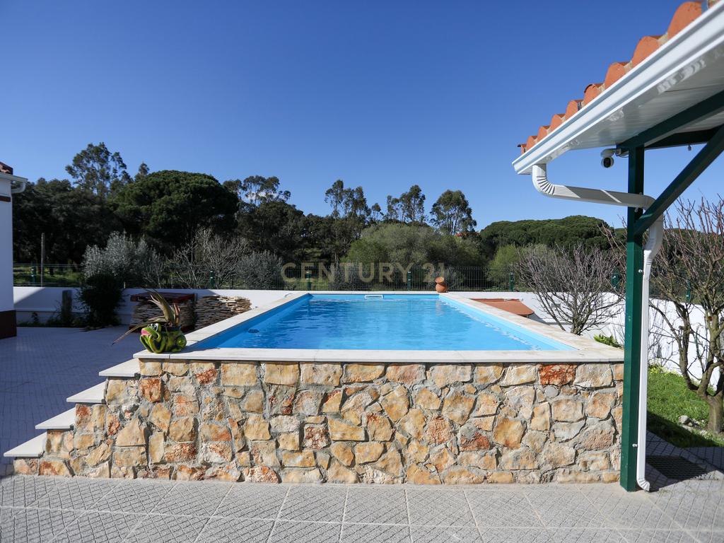 Moradia T4 com Piscina, Jardim e Tranquilidade –  Bairro da Piedade, Moita - Image 49