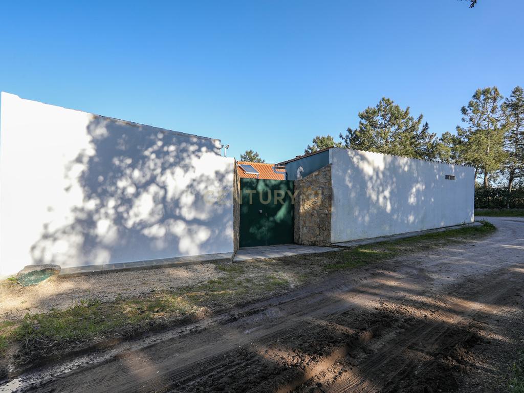 Moradia T4 com Piscina, Jardim e Tranquilidade –  Bairro da Piedade, Moita - Image 16