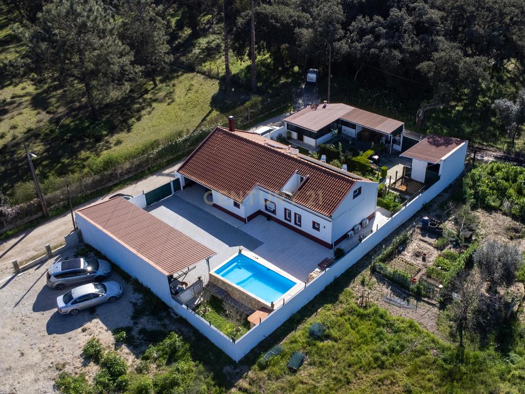 Moradia T4 com Piscina, Jardim e Tranquilidade –  Bairro da Piedade, Moita - Image 6