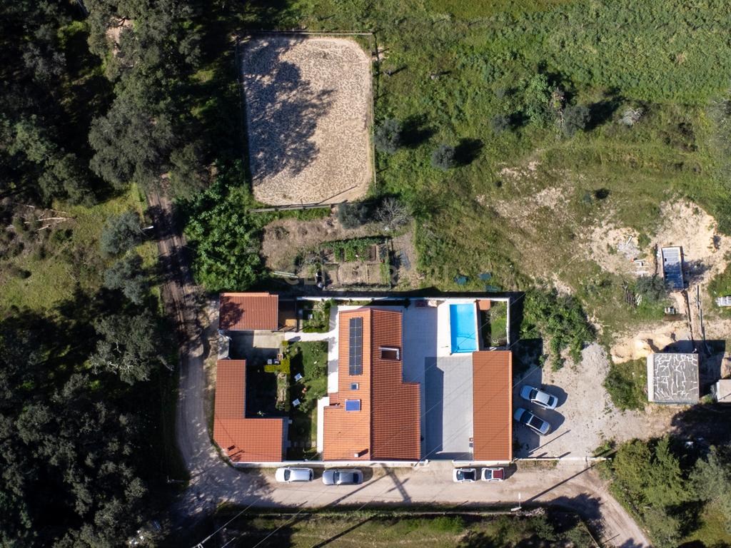 Moradia T4 com Piscina, Jardim e Tranquilidade –  Bairro da Piedade, Moita - Image 2
