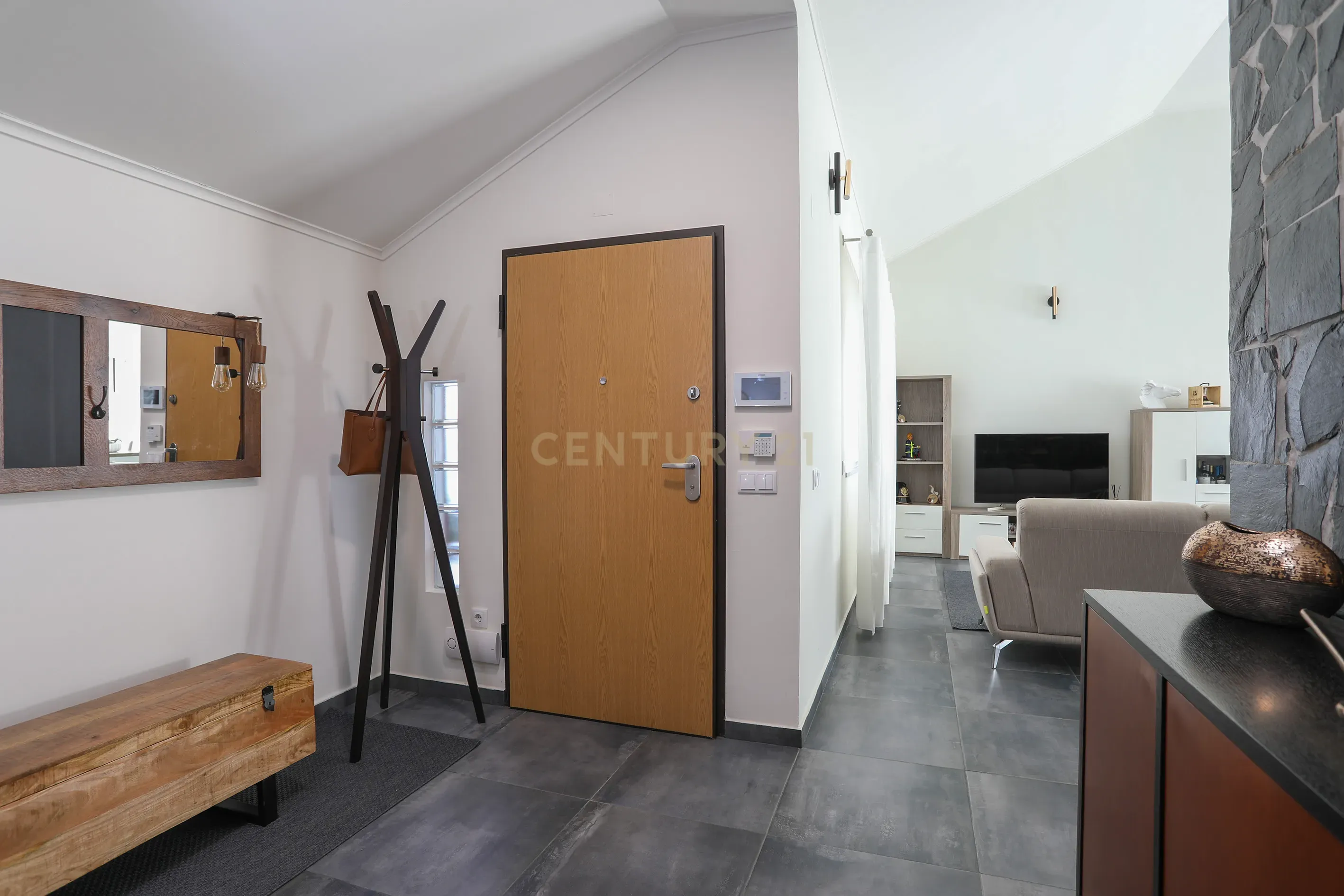 Moradia T4 com Piscina, Jardim e Tranquilidade – Bairro da Piedade, Moita - Image 34