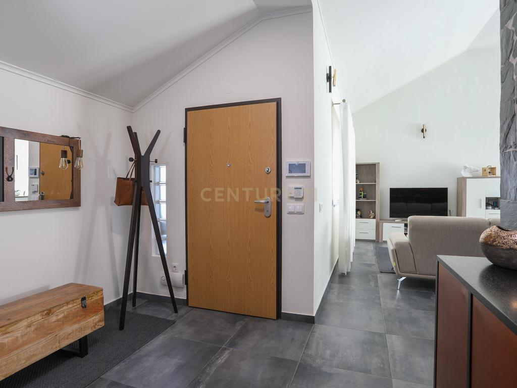 Moradia T4 com Piscina, Jardim e Tranquilidade –  Bairro da Piedade, Moita - Image 34