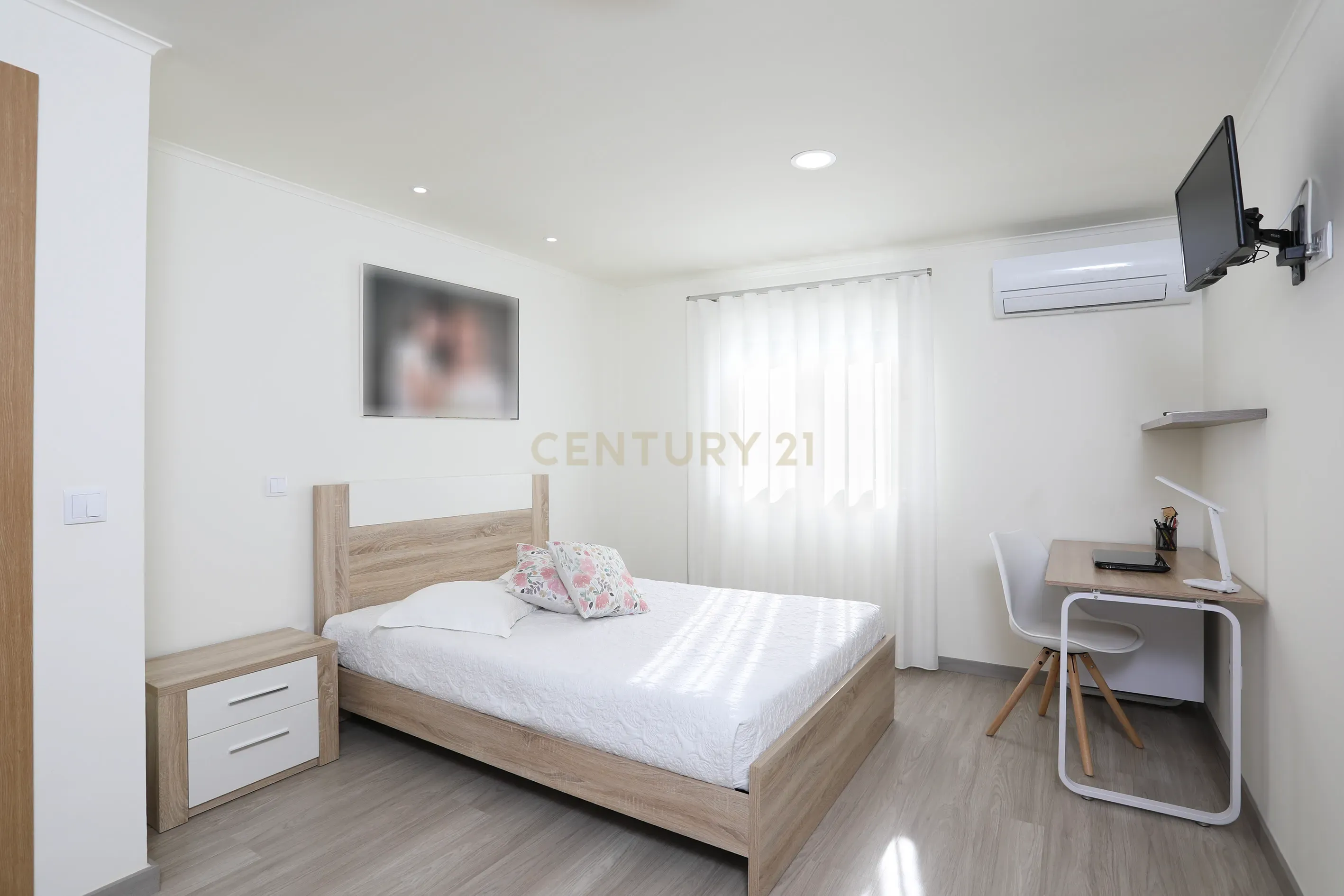 Moradia T4 com Piscina, Jardim e Tranquilidade – Bairro da Piedade, Moita - Image 22