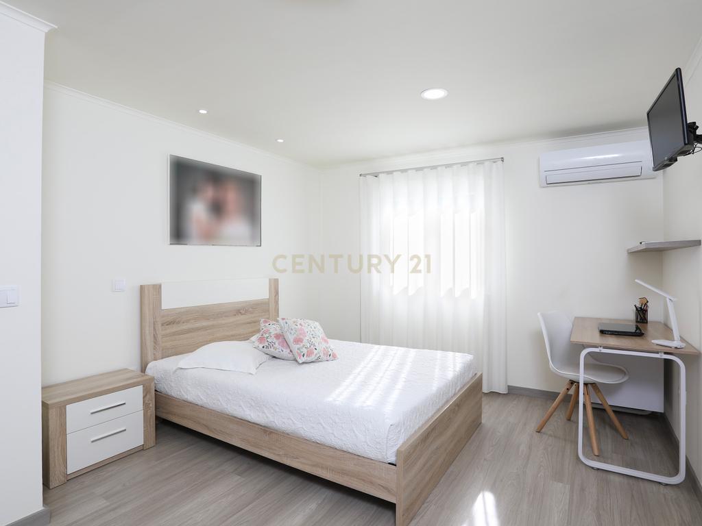 Moradia T4 com Piscina, Jardim e Tranquilidade –  Bairro da Piedade, Moita - Image 22