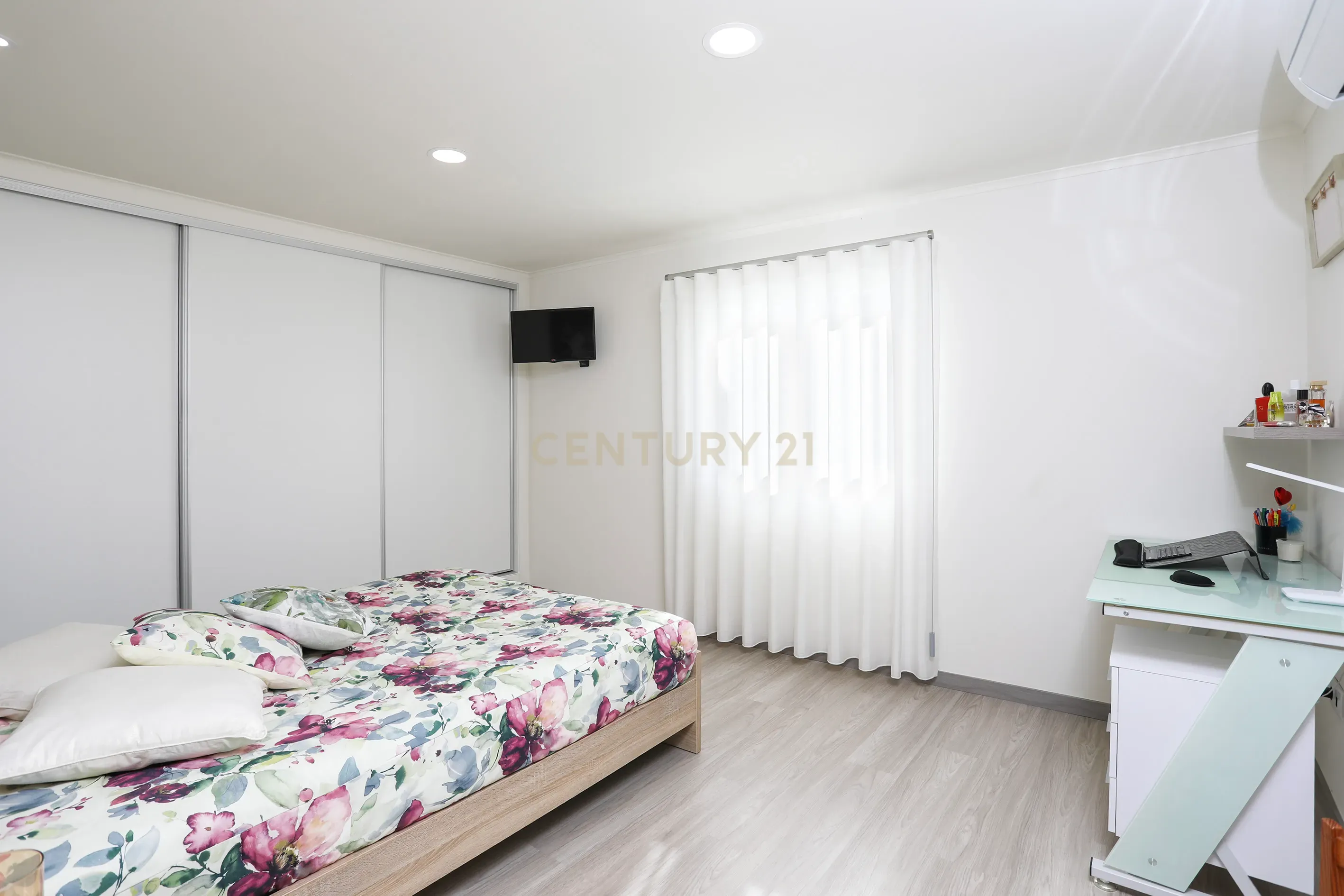 Moradia T4 com Piscina, Jardim e Tranquilidade – Bairro da Piedade, Moita - Image 31