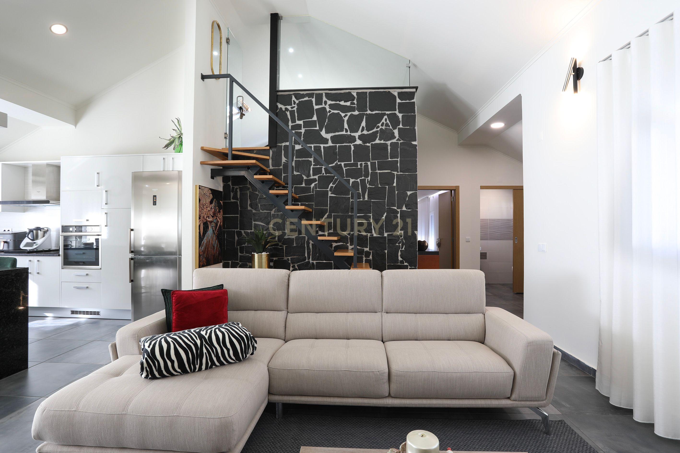 Moradia T4 com Piscina, Jardim e Tranquilidade – Bairro da Piedade, Moita - Image 30