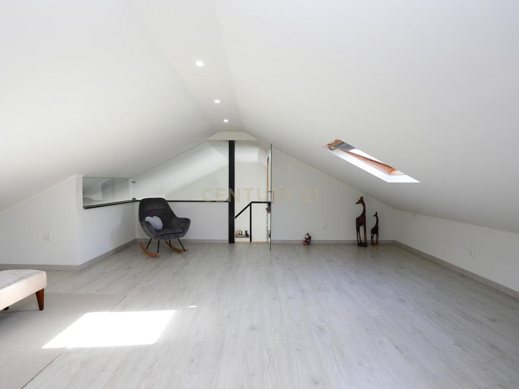 Moradia T4 com Piscina, Jardim e Tranquilidade –  Bairro da Piedade, Moita - Image 23