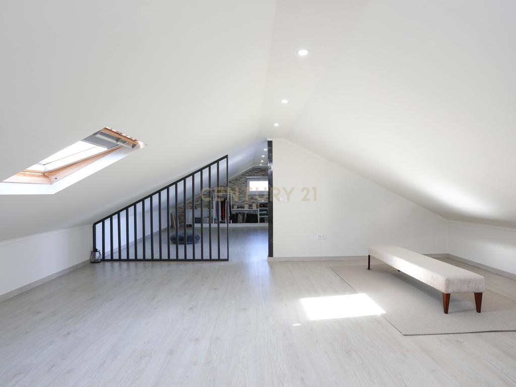 Moradia T4 com Piscina, Jardim e Tranquilidade –  Bairro da Piedade, Moita - Image 24