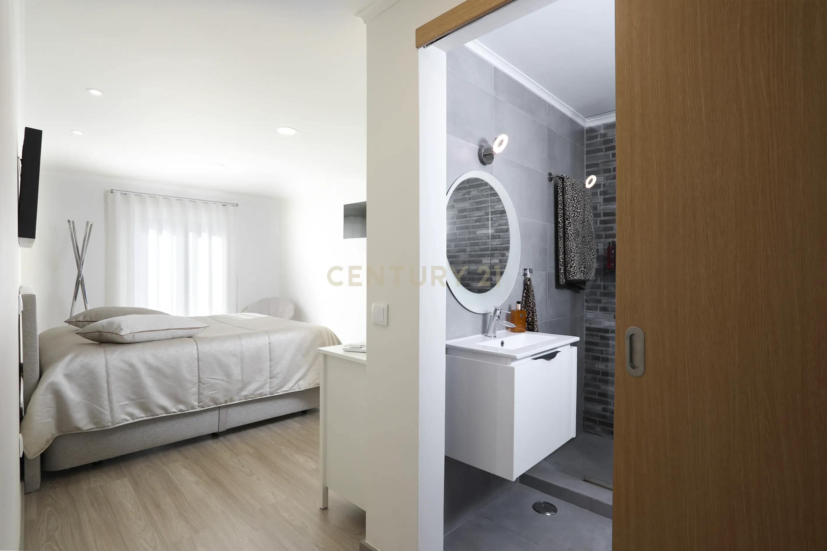 Moradia T4 com Piscina, Jardim e Tranquilidade – Bairro da Piedade, Moita - Image 14