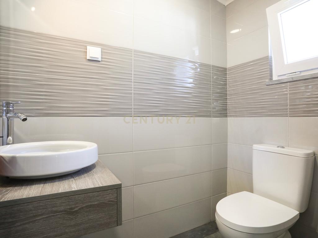 Moradia T4 com Piscina, Jardim e Tranquilidade –  Bairro da Piedade, Moita - Image 28
