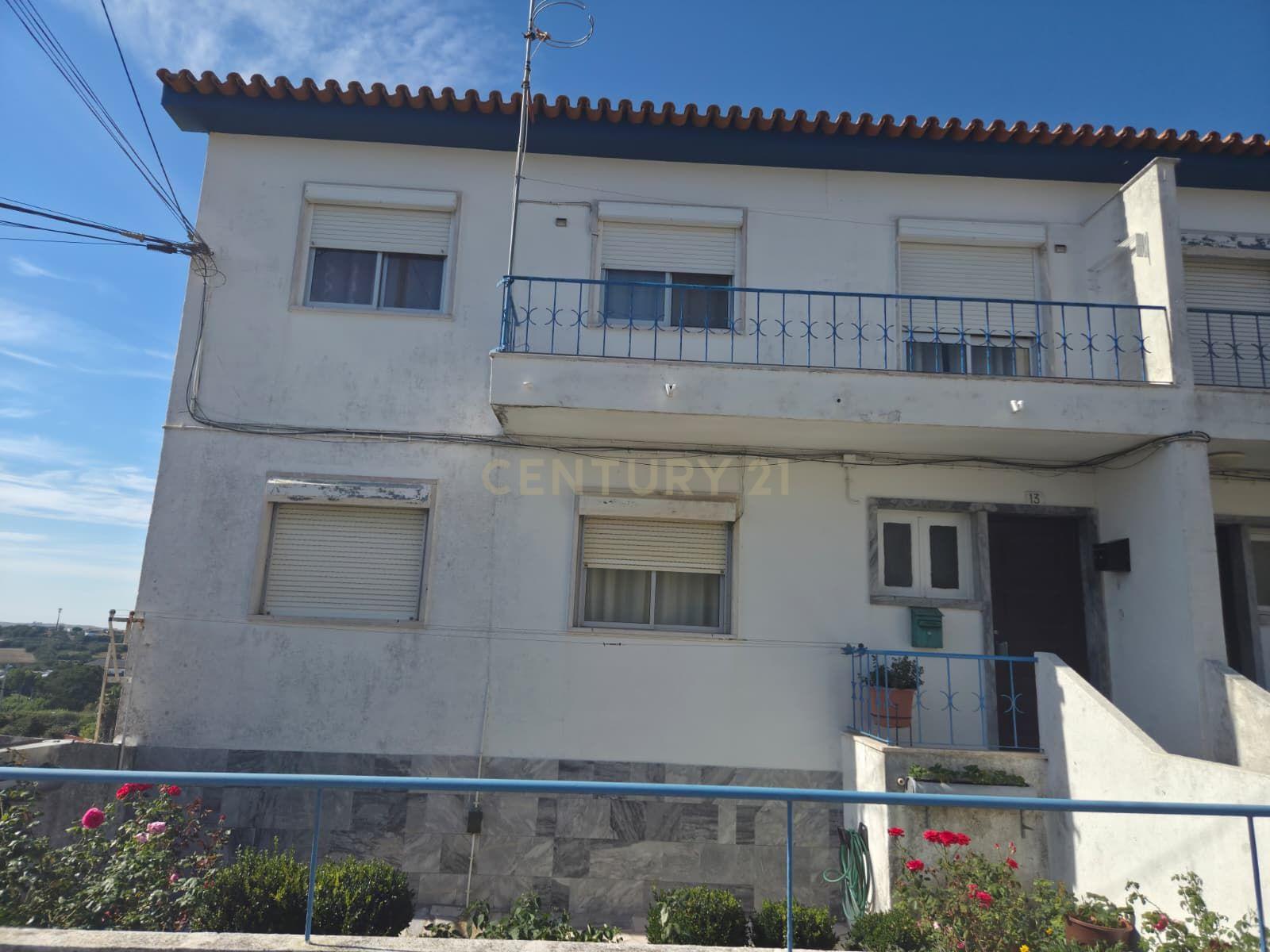 Fotografia 8 de Apartamento T2 - Encontra-se arrendado a casal jovem com Contrato de Arrendamento (Inicio: Janeiro 2020) com renda mensal de 427,24€.