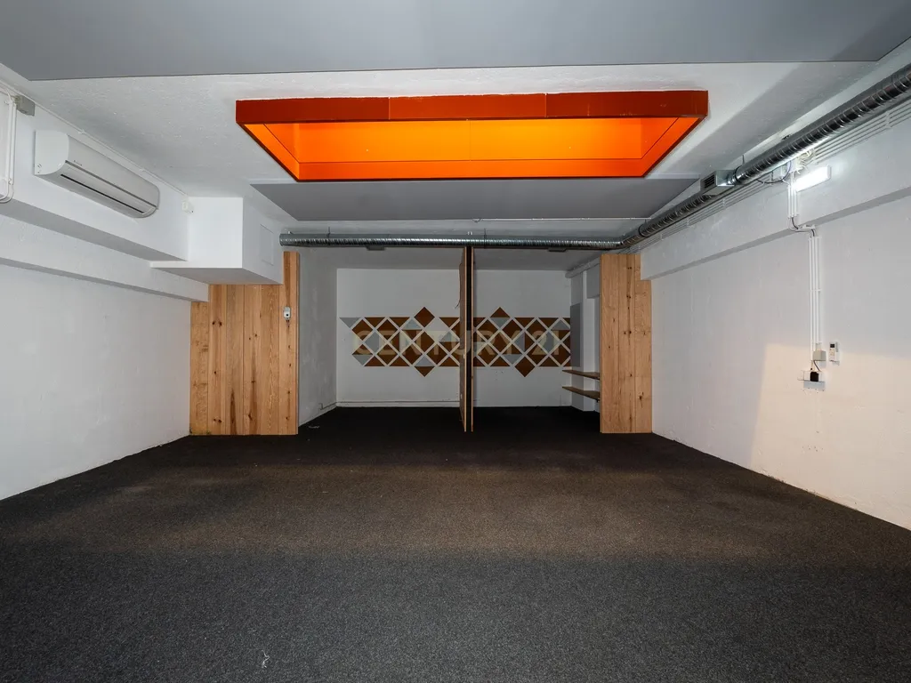 Loja com Cave e Mezanine no Centro de Lisboa - Image 29