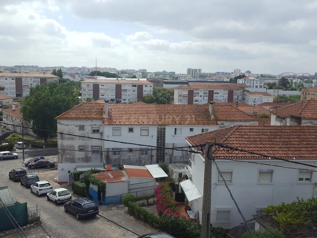 T2 | Bairro Mário Madeira | Pontinha - Image 15