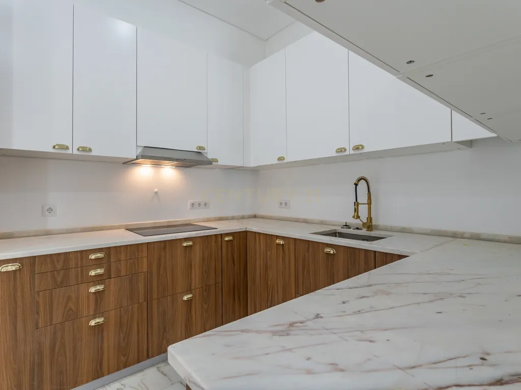 Moradia totalmente renovada no coração de Lisboa, com 4 suites - Image 10