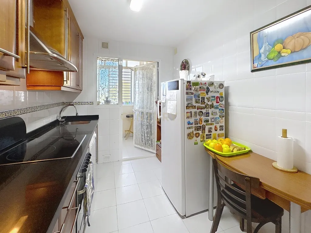 Apartamento com Vista Mar em Benalmádena, Málaga - Image 33