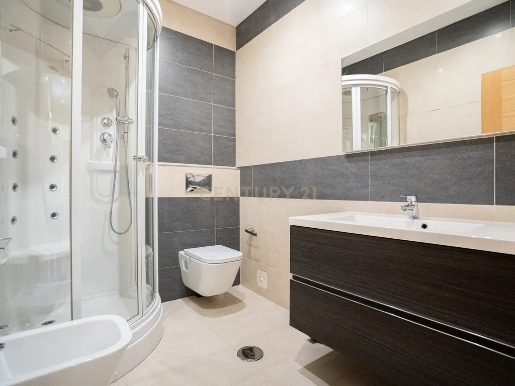 Moradia Contemporânea T4 em Santo António da Charneca - Barreiro - Image 17