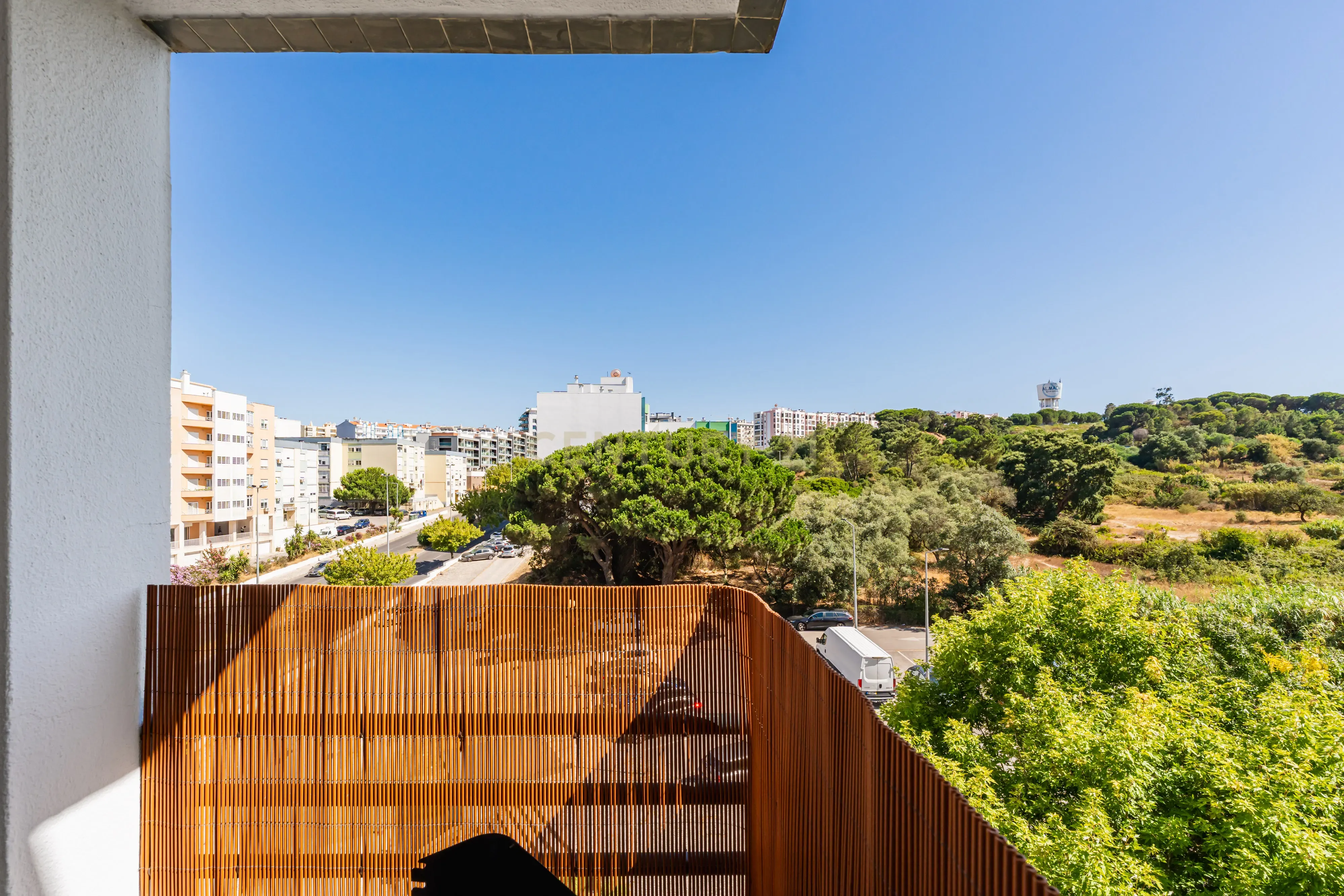 Fotografia 6 de Apartamento T3 com Vista desafogada e parqueamento, no Feijó - Almada