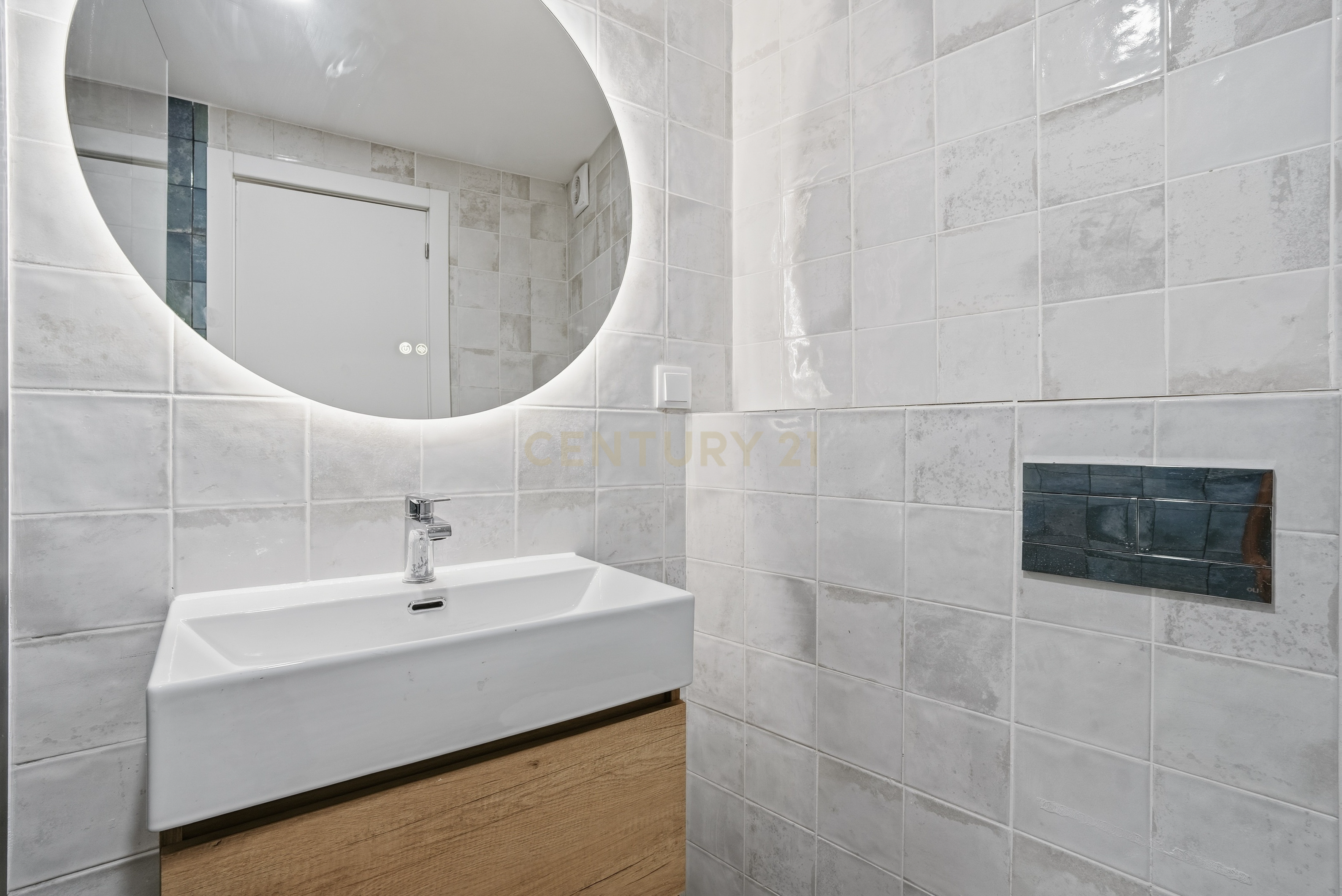 Fotografia 9 de Moradia T1 Remodelada no Barril (Encarnação) | A 5 Minutos da Praia