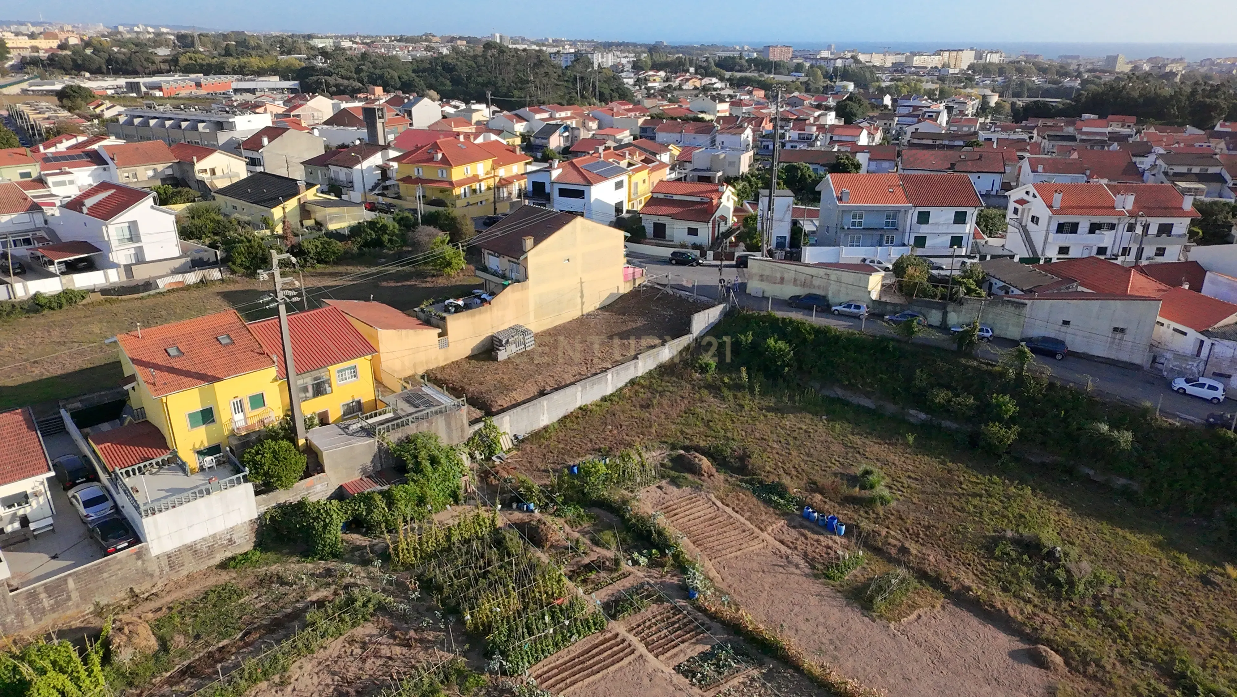 Fotografia 6 de Terreno urbano com 371m2 em Guifões, Matosinhos