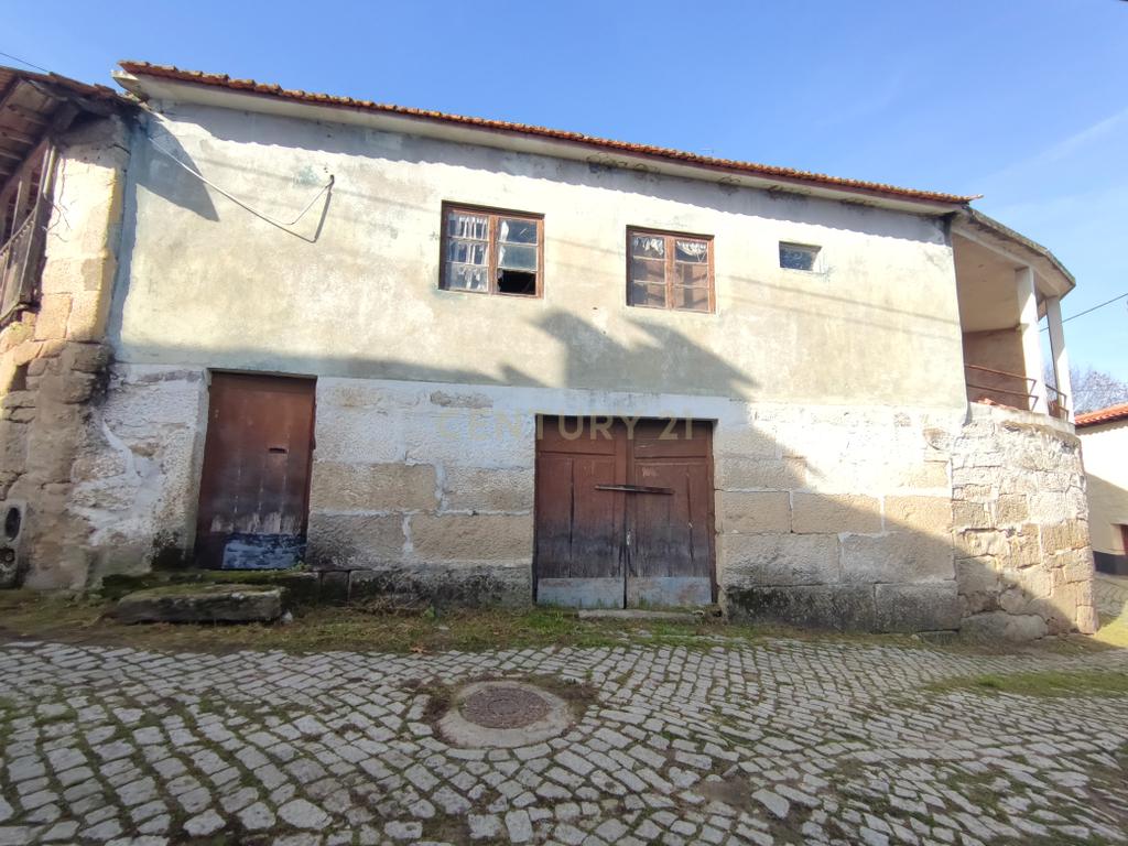 Moradia para recuperar a 5kms da cidade de Chaves - Image 2