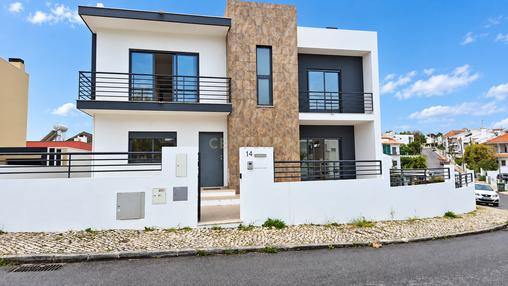 Moradia T5 em Laranjeiro e Feijó, €665.000