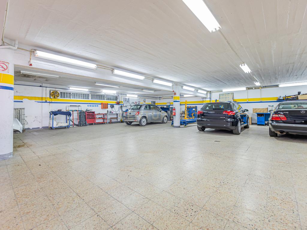 Trespasse Armazém Amplo com Oficina Totalmente Funcional Amadora - Image 35