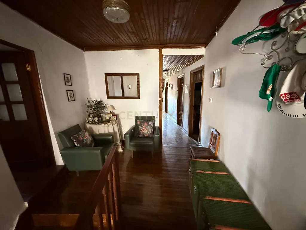 Casa T4 com Jardim e Adega em Vimioso - 53.000€ - Image 4